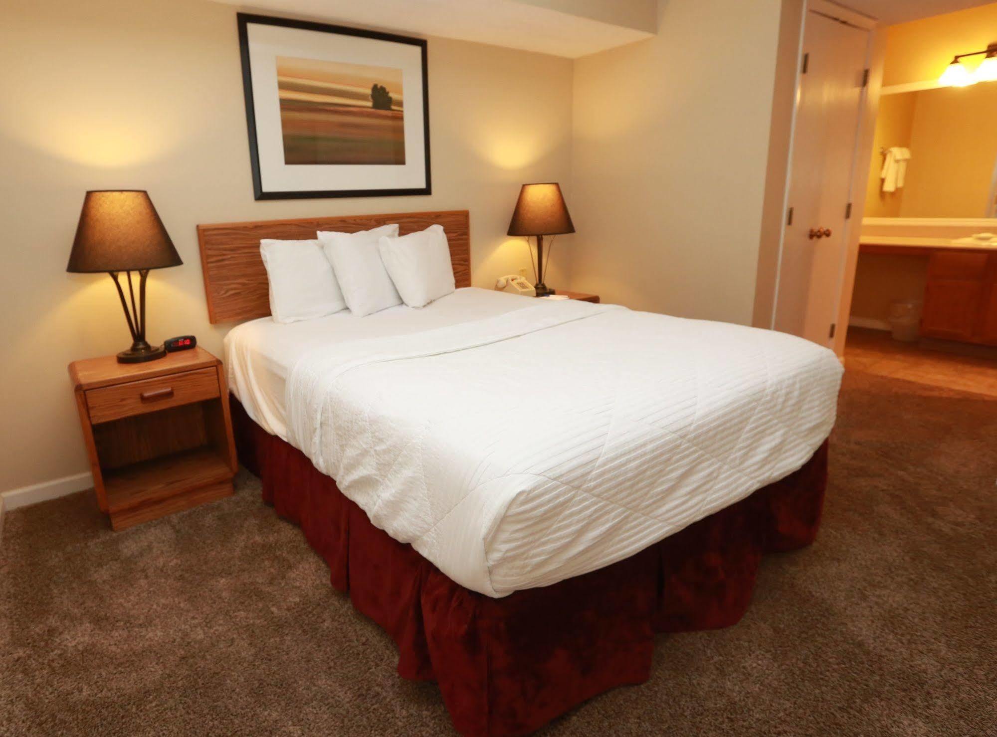 Sterling Hotel And Suites 克莱夫 外观 照片